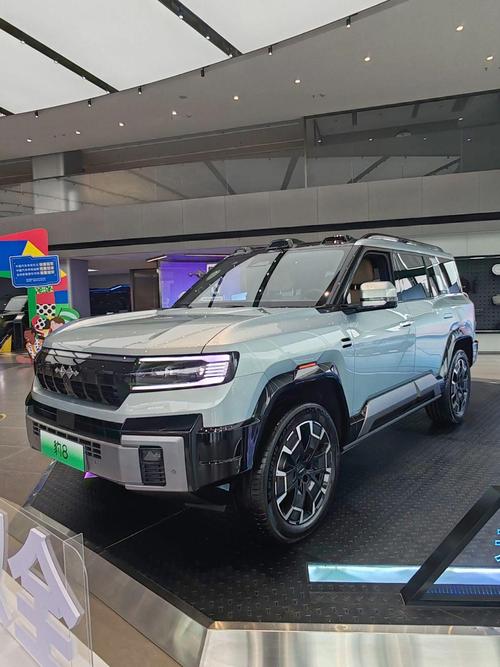 重庆56比亚迪方程豹硬派越野的爆款，英菲尼迪35周年与你共成长